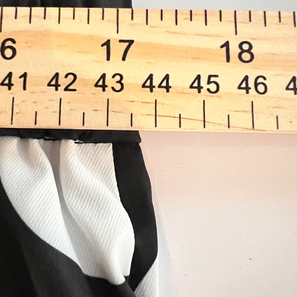 # A133   For Her NYC  Black & White Polka Dot Flamenco  Ruffle Skirt NWT  XL - Picture 3 of 3